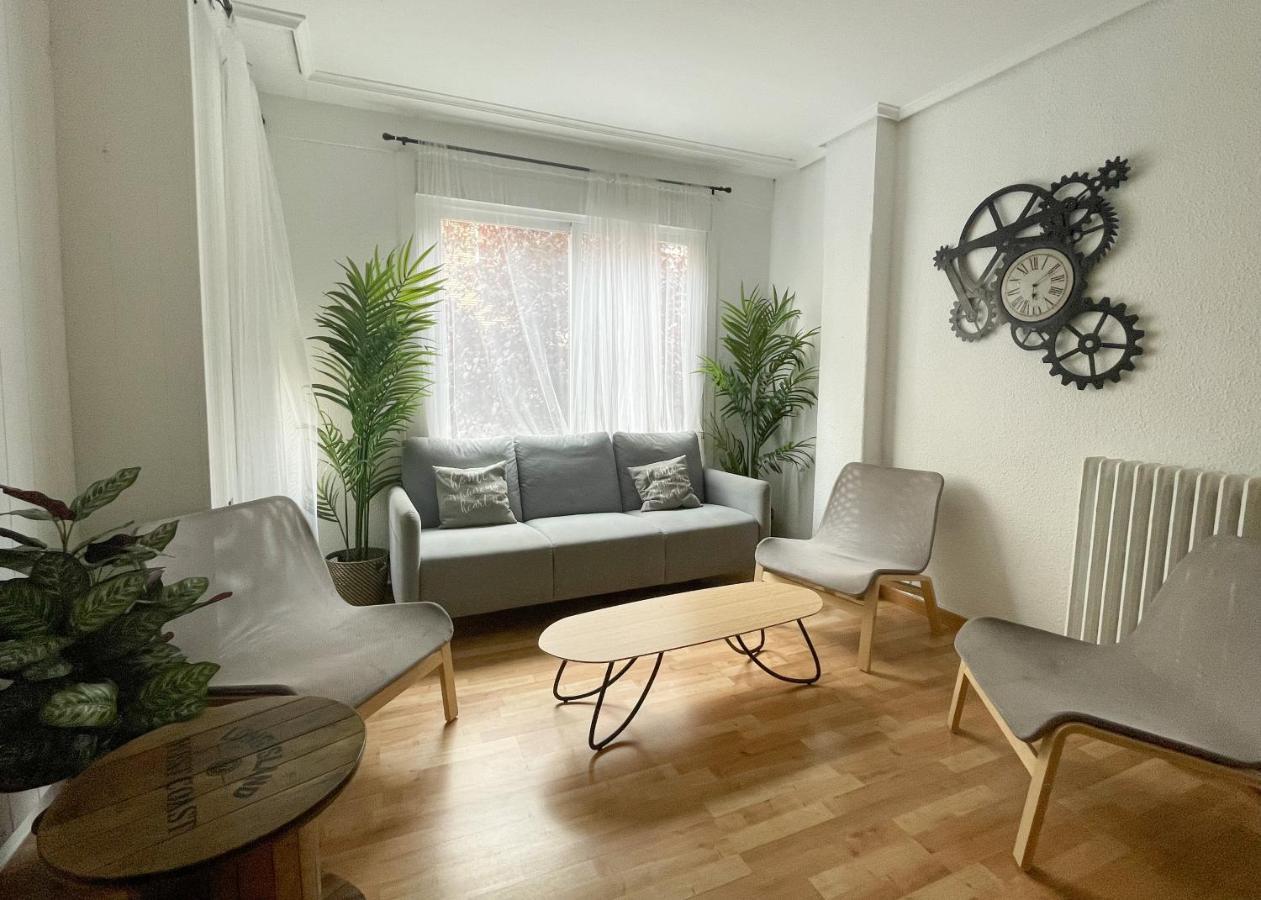Az The Bridge Hostel - Coliving Zaragoza Exteriör bild