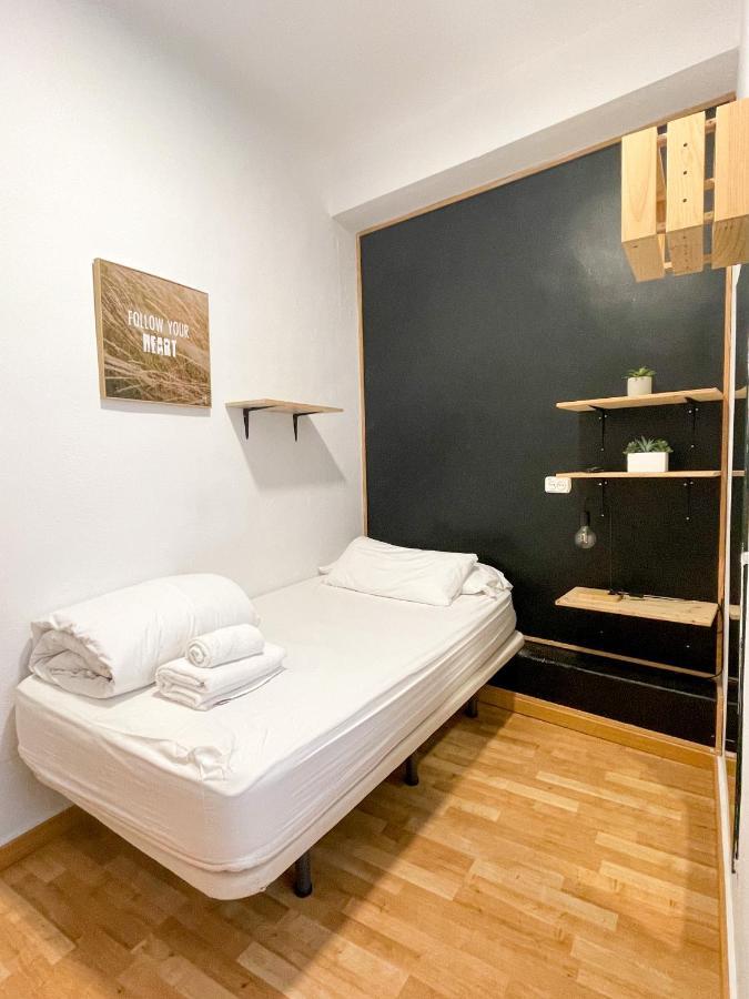 Az The Bridge Hostel - Coliving Zaragoza Exteriör bild